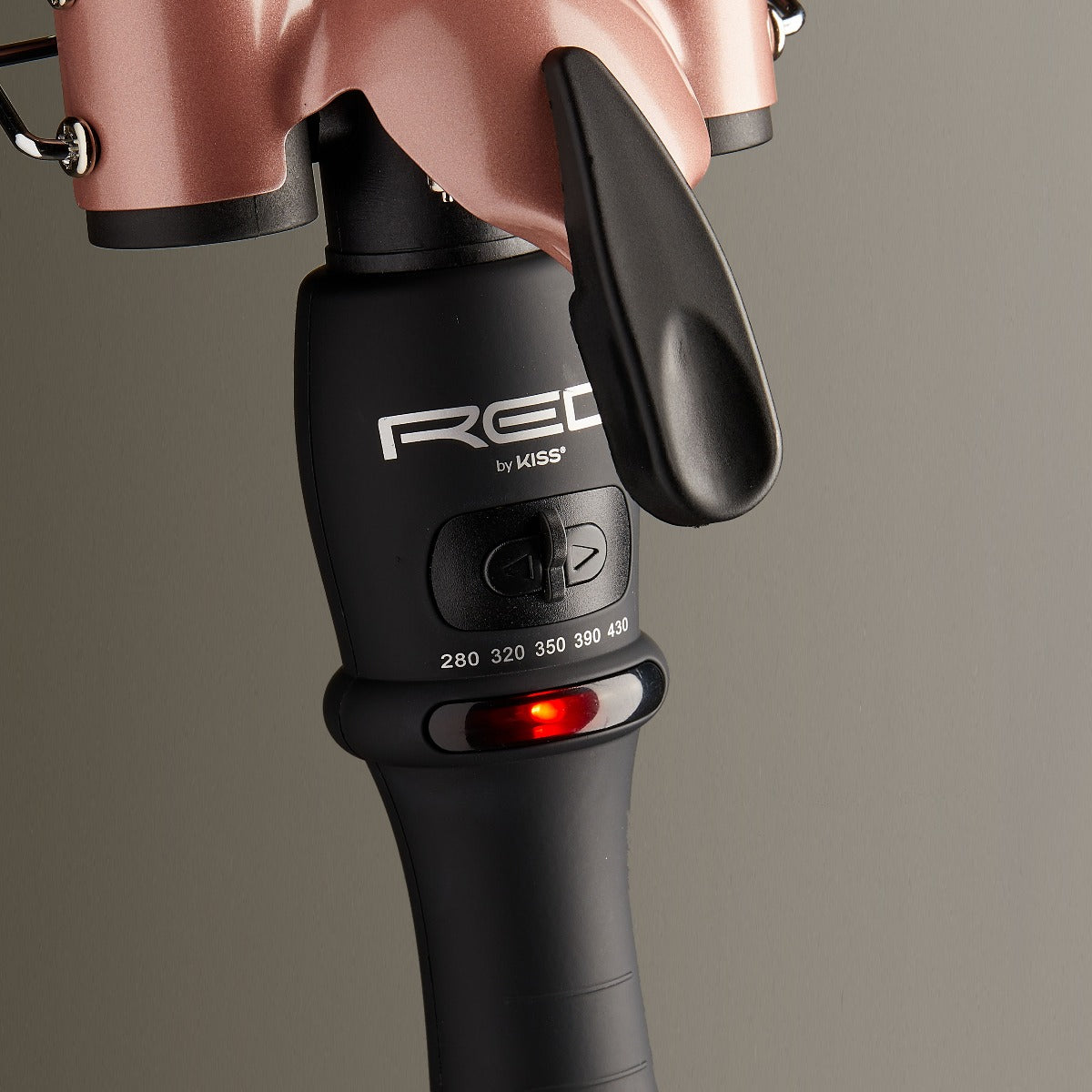 Red by Kiss 1" Triple Barrel Waver